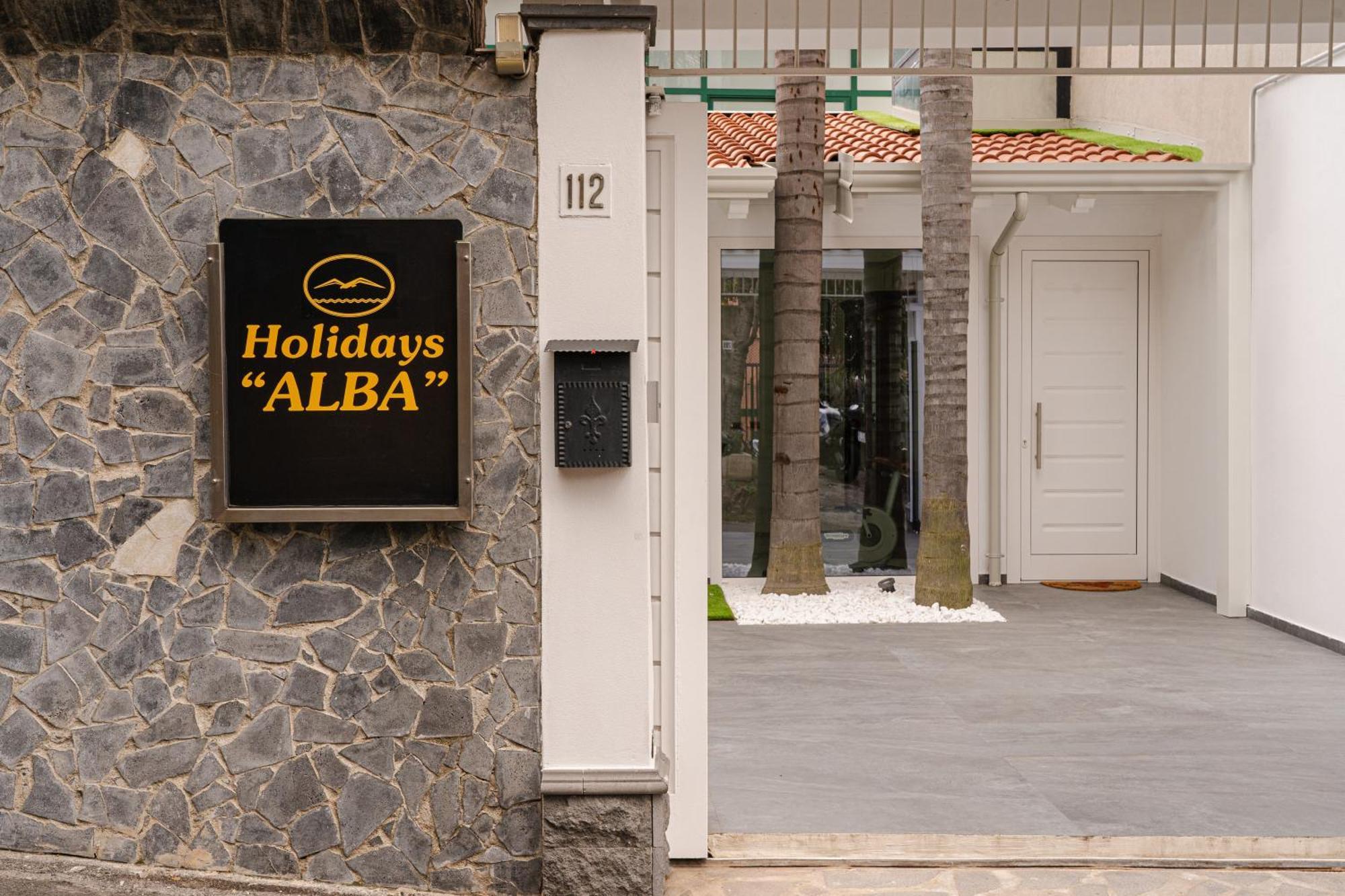 Holidays Alba Catania Bagian luar foto
